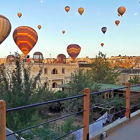 Falcon Cave Hotel Göreme