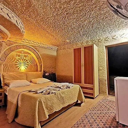 Falcon Cave Hotel Göreme