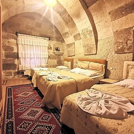 Hotel Falcon Cave *